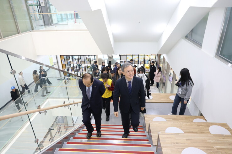 장인홍 구로구청장, 구로문화누리 개관식 시설 라운딩