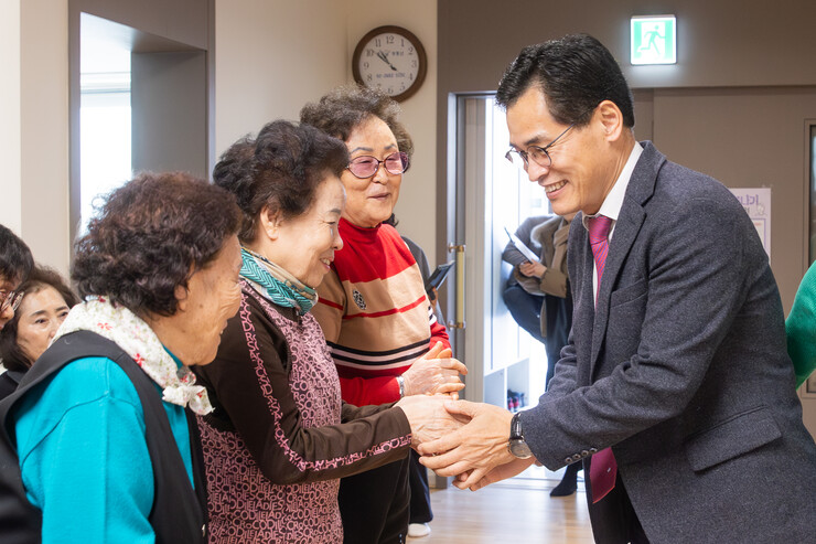 이기재 양천구청장, 신정3동 경로당 방문