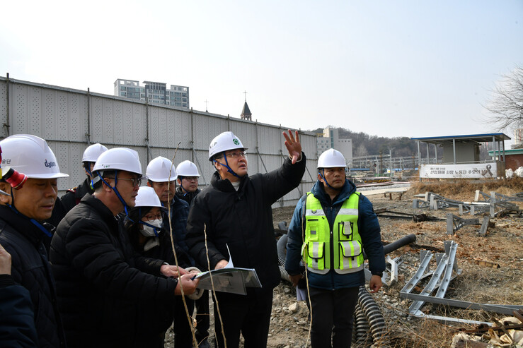 오승록 노원구청장, 경춘선숲길 연장공사 점검