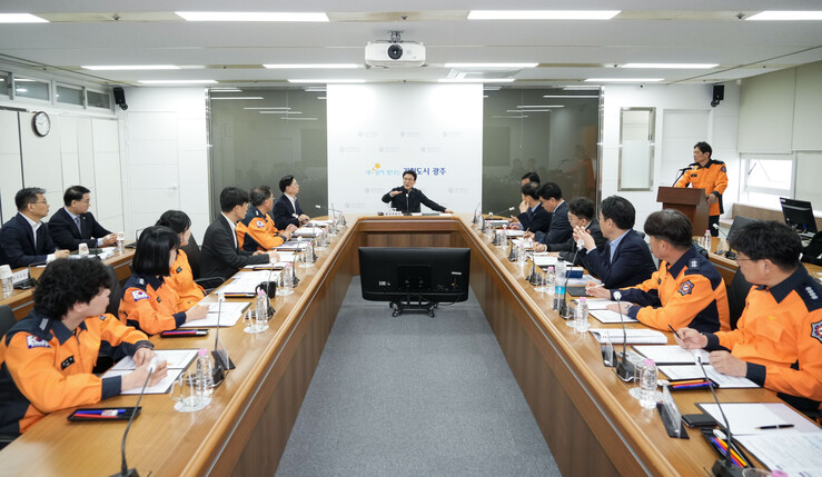 김민석 국무총리, 광주 119구급상황관리센터 방문