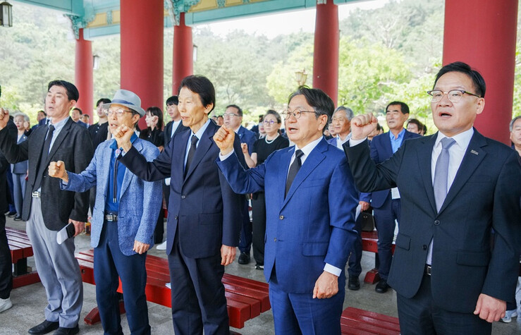 강기정 광주광역시장, 고 정동년 선생 4주기 추모