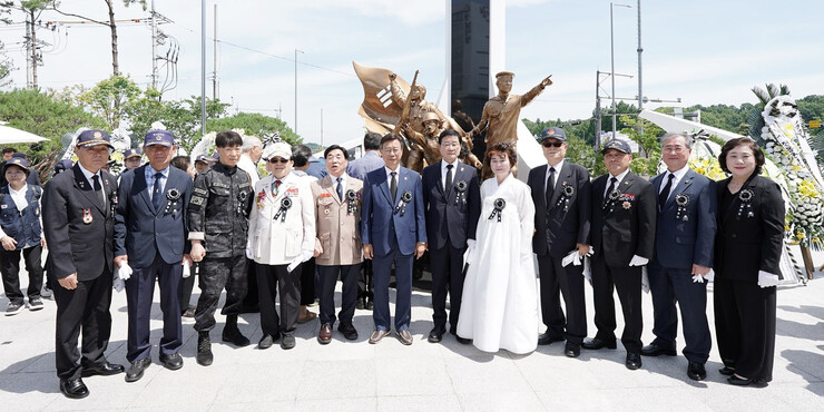 신상진 성남시장, 제71회 현충일 맞...