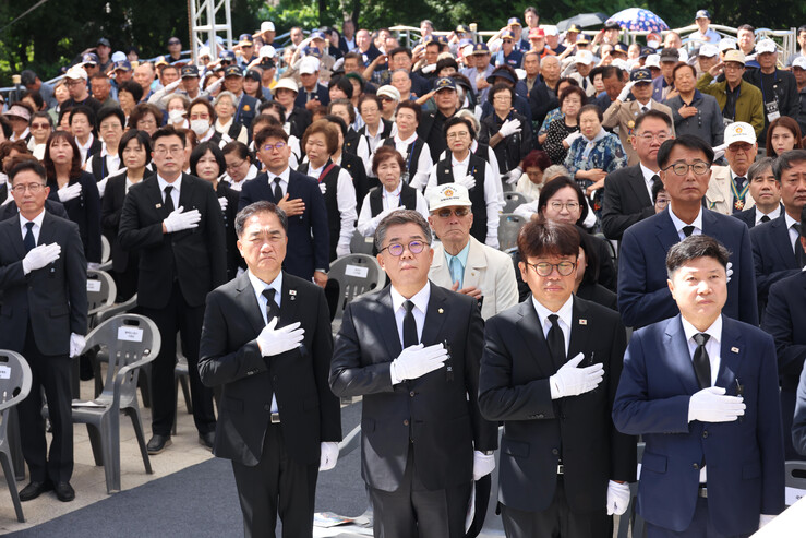 평택시의회, 제71회 현충일 추념식 ...