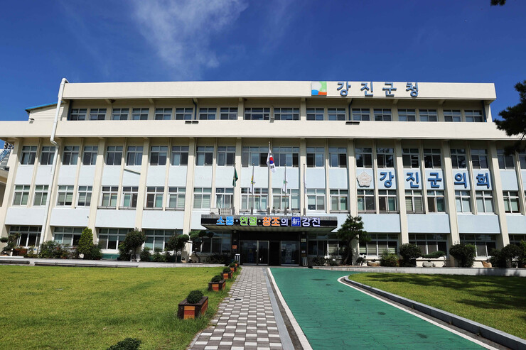 강진군, 주거취약계층 대상 싱크대 교...