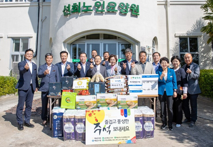 해남군의회, 추석맞이 전통시장 장보기...