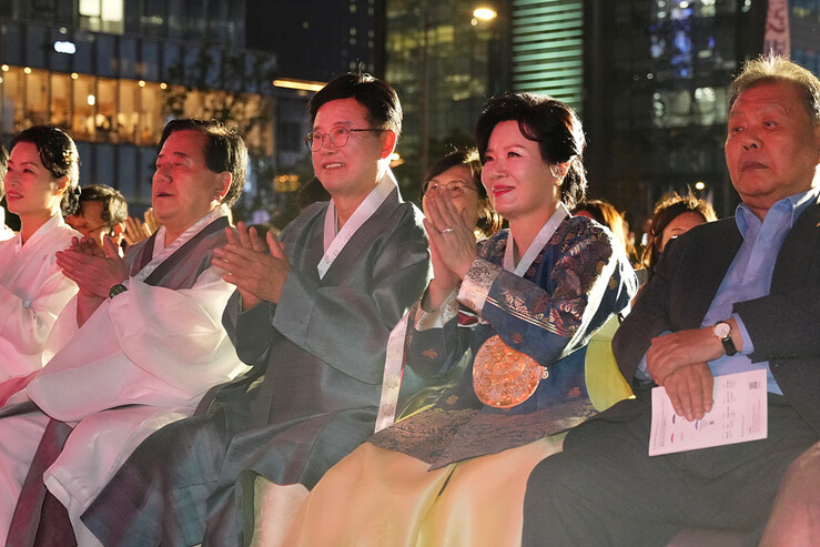 종로구, 광화문광장서 한복·국악 축제...